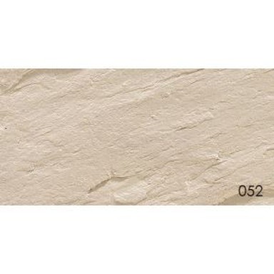 Buitenste leistegel voor dak en vloer met gemodificeerd kleimateriaal